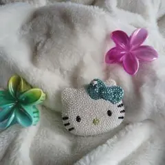 キティちゃんデコ　小物入れ　キティデコ