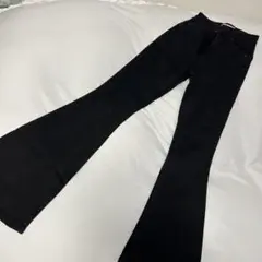 【Bershka ベルシュカ】フレアデニム ブラック 黒 32