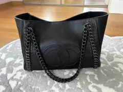CHANEL ブラックレザー ショルダーバッグ ノベルティ
