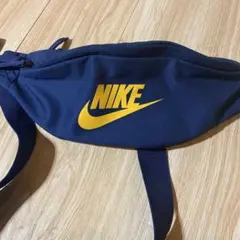 S13.4 NIKE ウエストポーチ/ボディーバッグ