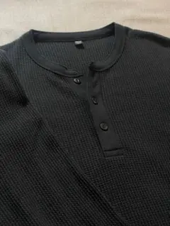 UNIQLO/黒 ヘンリーネック シャツ