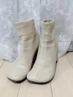 MM6 Maison Margiela ブーティ 36 アイボリーのサムネイル