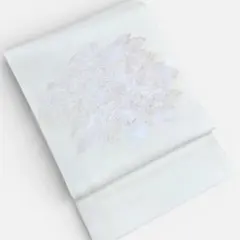 白地に淡いピンクの花柄　塩瀬名古屋帯