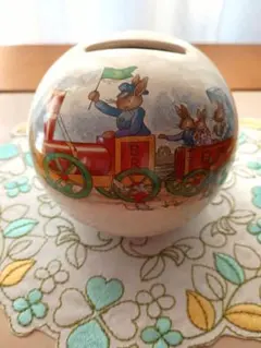 ロイヤルドルトン　バニキンズ　　球形型貯金箱