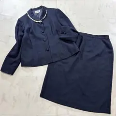 【美品】東京ソワール　リファンネ　 スーツ　9号 　 卒業式　入学式 美品】東京ソワール リファンネ ノーカラー スーツ 9号 濃紺 卒業式