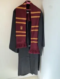 ハリーポッター3点セット（ローブ（S）/杖/マフラー）