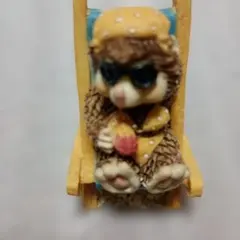 ハリネズミ フィギュア サングラス付き