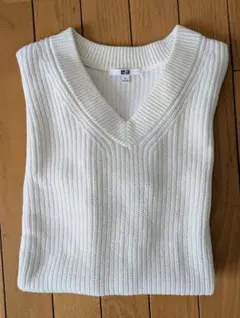 UNIQLO ホワイト Vネックセーター S