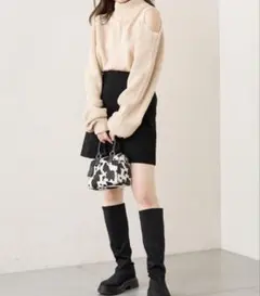 肩スリットハイネックルーズニット Chico アイボリー