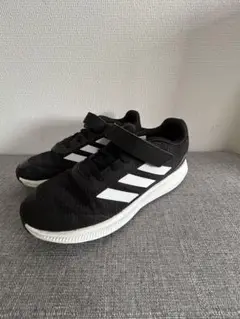 adidas スニーカー　21㎝