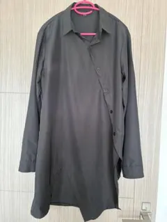 長袖シャツ 非対称ボタン ブラック