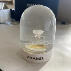 CHANELスノードーム　香水モチーフ