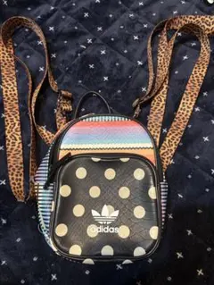 コラボ　アディダス オリジナルスとThe Farm Company