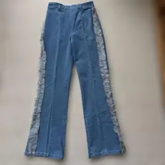 フレアデニムパンツ サイドフリル付き ライトブルー