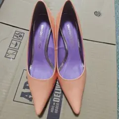 RODEO CROWNS パンプス オレンジ エナメル調のサムネイル