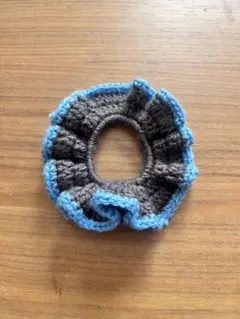 グレーと青のシュシュ