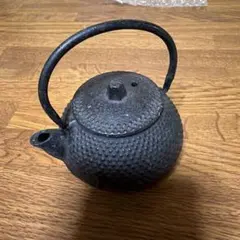 690 岩鋳 南部鉄器 急須兼用鉄瓶 茶こし付き - メルカリ