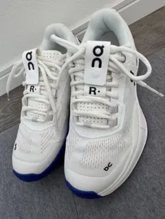 オン　テニスシューズ