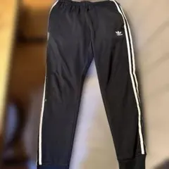 adidas トラックパンツ　ジャージ　ブラック