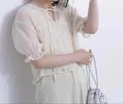 N. Natural Beauty フロントリボンシュリンクボイル半袖ブラウスのサムネイル