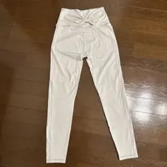 yomoment レギンス