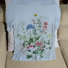 花柄ティシャツ