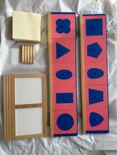 モンテッソーリ　メタルインセッツ+トレーシングトレー　　+紙と　木製パズル３点