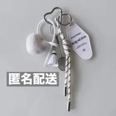 【ハートファー】じゃらじゃらキーホルダー ホワイト バドミントン