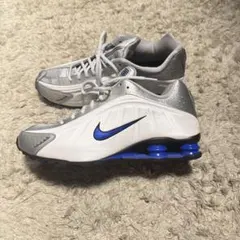 NIKE SHOX R4