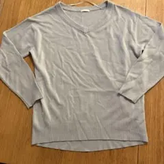 GUライトブルー Vネック 長袖ニット