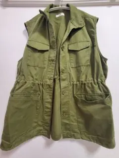 スタンドネックミリタリーベスト　カーキ