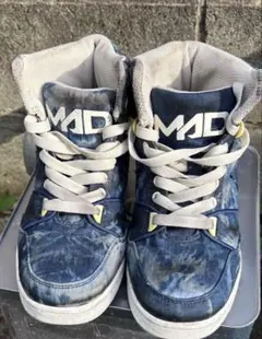 Item thumbnail for item fca129f3-66d6-421e-b7ec-782580a8aead