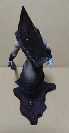 サイレントヒル2　レッドピラミッドシング　フィギュア