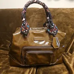 LONGCHAMP カーキ色　エナメルボストンバッグのサムネイル