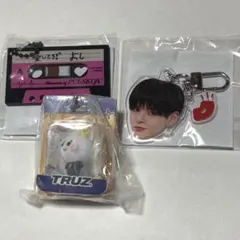 TREASURE ヨシ カプセルトイ 顔アクキー カセット