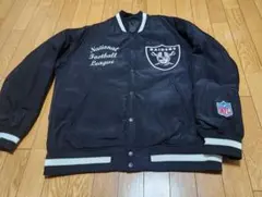希少 NFL レイダース GU コラボ スタジアムジャンパー