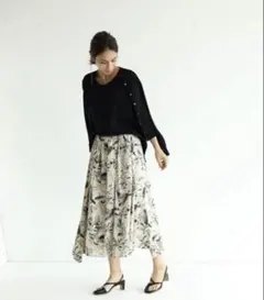 カデュネ ボタニカル柄 フレアスカート ロング丈のサムネイル