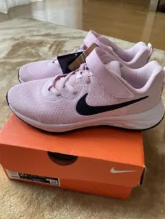 Nike ピンク スニーカー