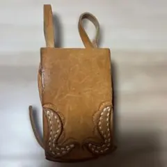 レザー刺繍ポーチ
