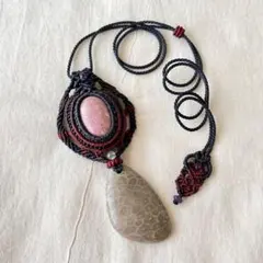 ピーモンタイトとフォッシルコーラルのペンダント　（PEー394）