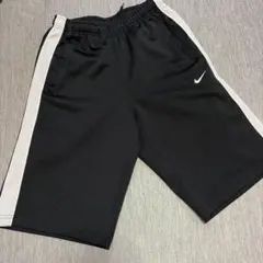 NIKE ハーフパンツ サイドライン ブラック　BOYS L