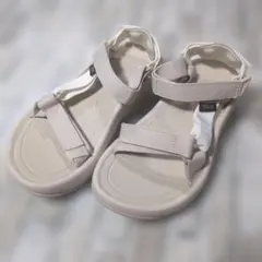 【未使用】Teva サンダル ベージュ系 ストラップ　24ｃｍのサムネイル