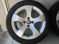 プジョー純正17インチアルミホイール（Ｔ８５型3008で使用）