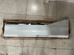 新品 voxy ノア 90 右 フロントドア パネル モデリスタ 運転席 サイド 新品 voxy ノア 90 フロントドア パネル モデリスタ サイド 左 白