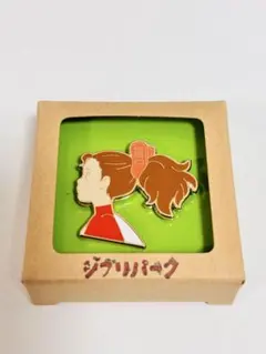 借りぐらしのアリエッティ ピンバッジ ジブリパーク - メルカリ