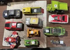 車のおもちゃ１１個 まとめ売り 汚れ、キズ 破れなどあります。