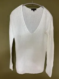 theory ホワイト Vネックニット 長袖
