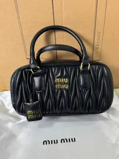 miu miu ブラック ショルダーバッグ