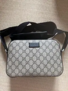 新品、未使用GUCCI GGスプリーム ショルダーバッグのサムネイル