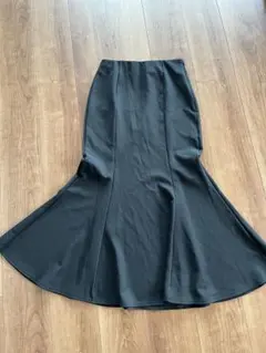 GUブラックフレアスカート